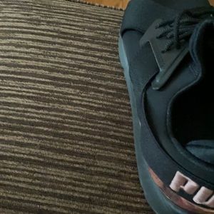 Black  puma sz 8
